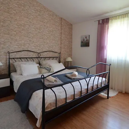Daniela Apartment Split